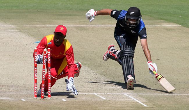 Ervine celebrates his hundred