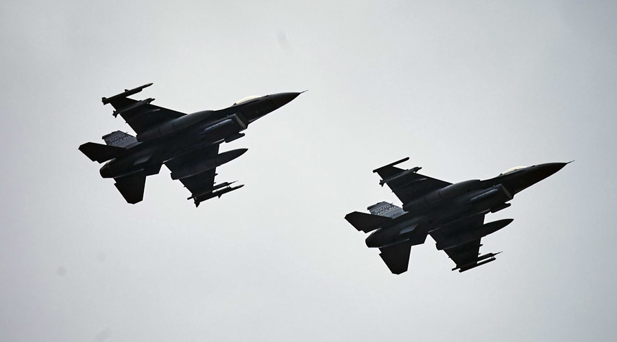 F-16 Fighting Falcons