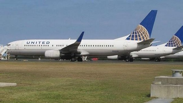 A United Express flight, had to plummet to 10,000 feet after a cabin pressure problem