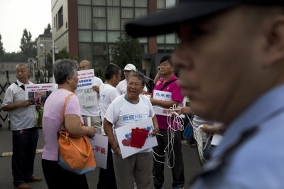 Malaysia, France differ on MH370 part, frustrating relatives