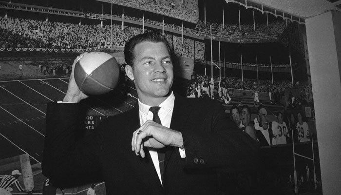 Frank Gifford star player and commentator dead at 84