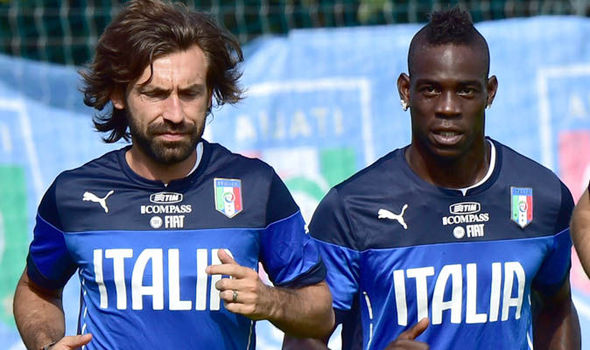 Pirlo and Balotelli during Italy training