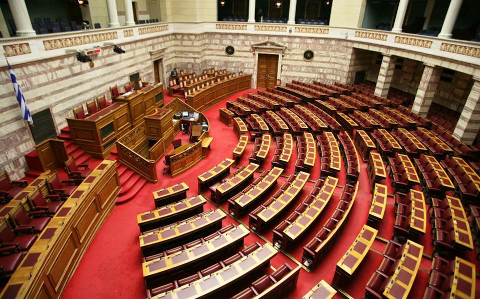 Greek government seen calling confidence vote