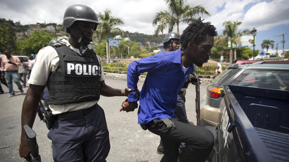 Violence, low turnout threaten Haiti's Sunday elections