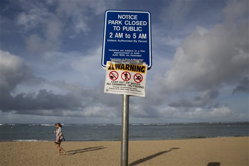 Hawaii officials reopen Waikiki beach after sewage spill