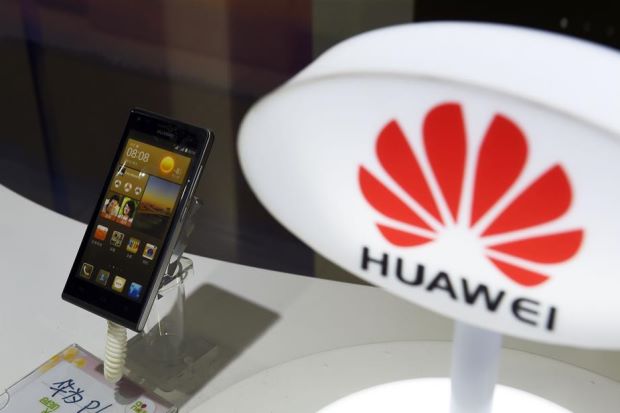 Apple, Huawei Winners, MS Big Phone Mart Loser