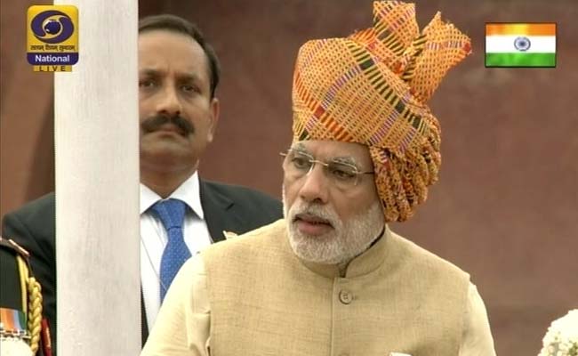 PM Narendra Modi Pays Tribute to Freedom Fighters on 69th Independence Day