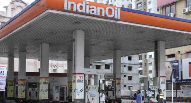 Govt to sell 10% stake in IOC to raise Rs 9,500 cr