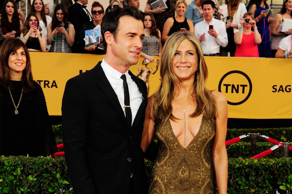 Jennifer aniston justin theroux wedding mother nancy0