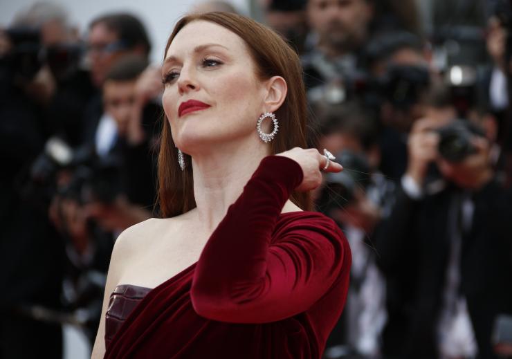 Julianne Moore joins fight to take Confederate name off her high school