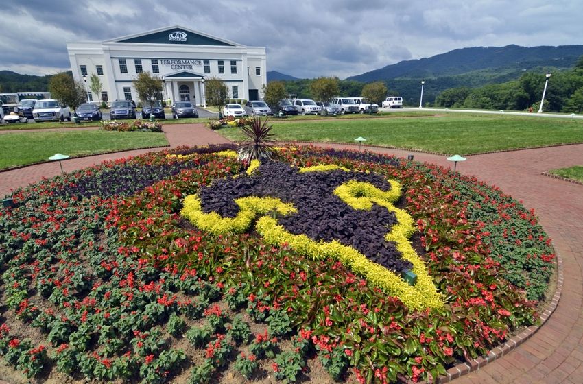 The New Orleans Saints officially arrive in West Virginia for training camp