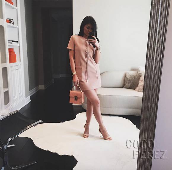 Kylie Jenner shows off her style in this selfie