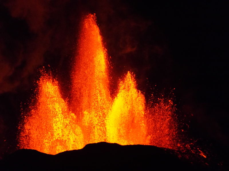 Lava fountains of the fissure eruption in Holuhraun northeast of Bárðarbunga