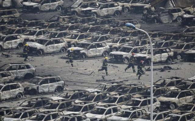 Man rescued from wreckage in Tianjin days after massive blasts