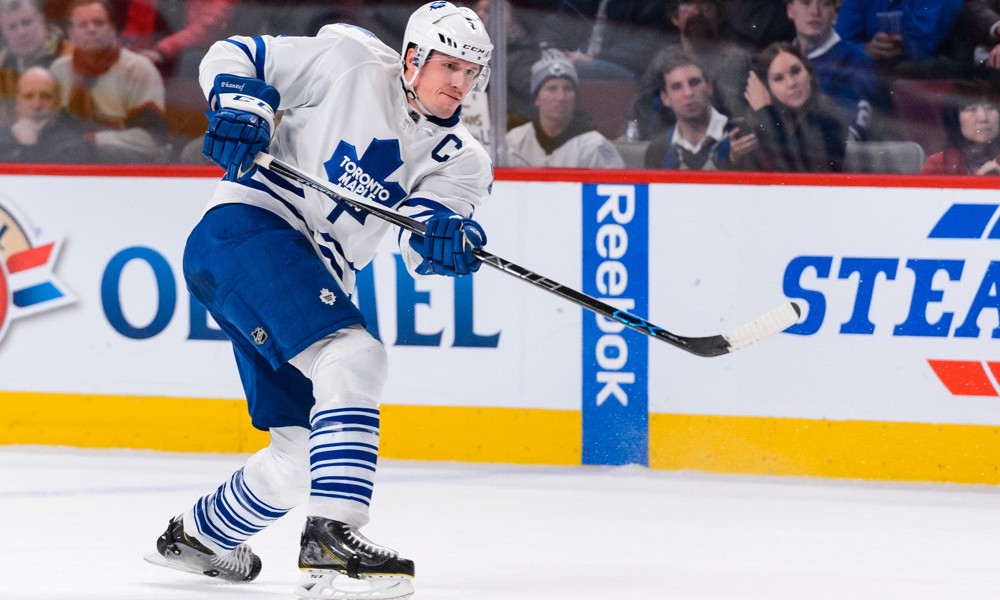 Maple Leafs and Bernier agree on two-year deal worth $8.3M