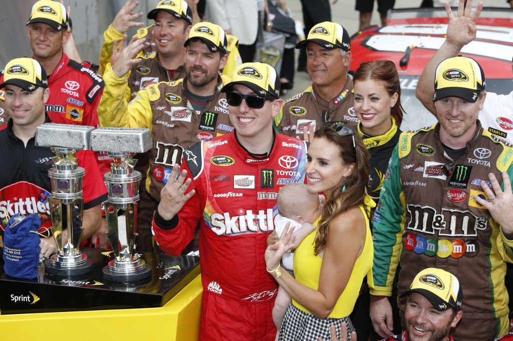 Kyle Busch takes Pocono pole