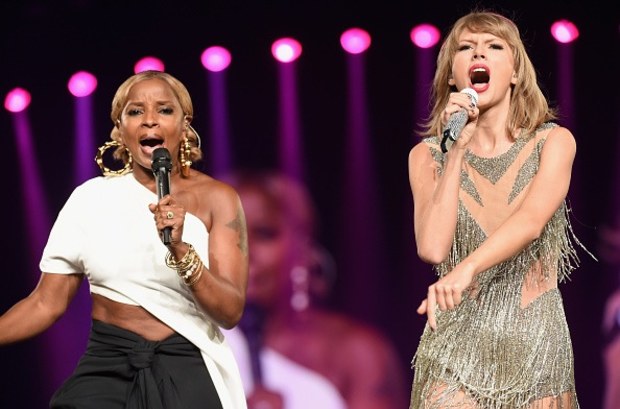 Taylor Swift Sings Two Duets With Mary J. Blige in L.A. - Watch Now!