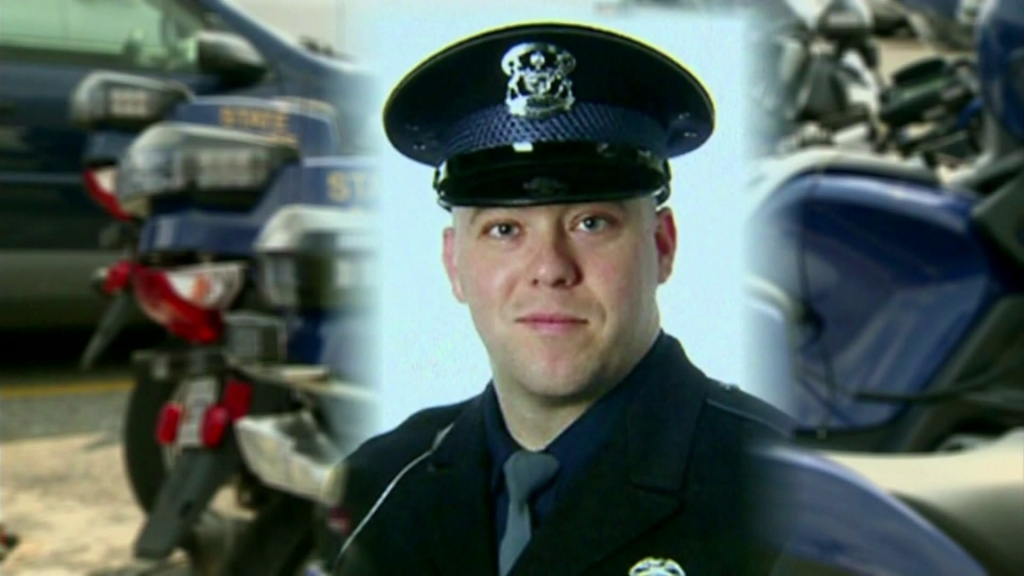 Michigan trooper dragged to death after crash