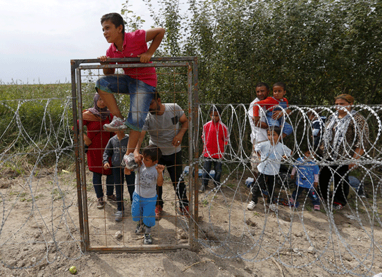 Up to 3000 refugees, migrants expected a day in Macedonia - UNHCR