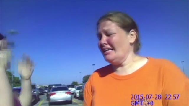 Police body cam captures hot car mom's reaction