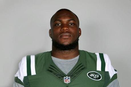 NFL reviewing Jets' locker room punch of quarterback Smith