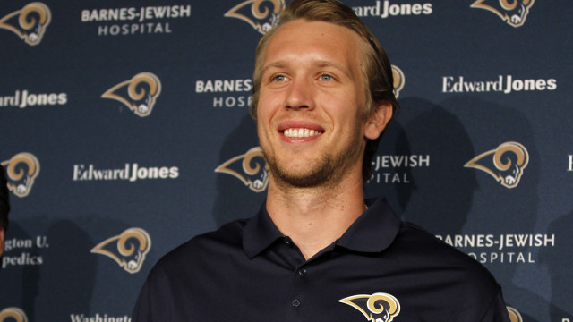 Rams quarterback Nick Foles