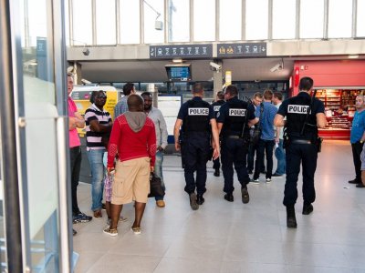 Three injured in shooting on train in northern France