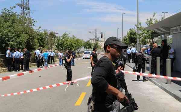 A Palestinian man has been shot dead by Israeli forces after stabbing a border officer in the West Bank