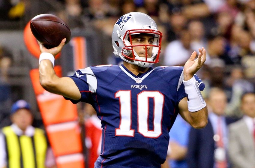 Jimmy Garoppolo escapes pressure fires off TD