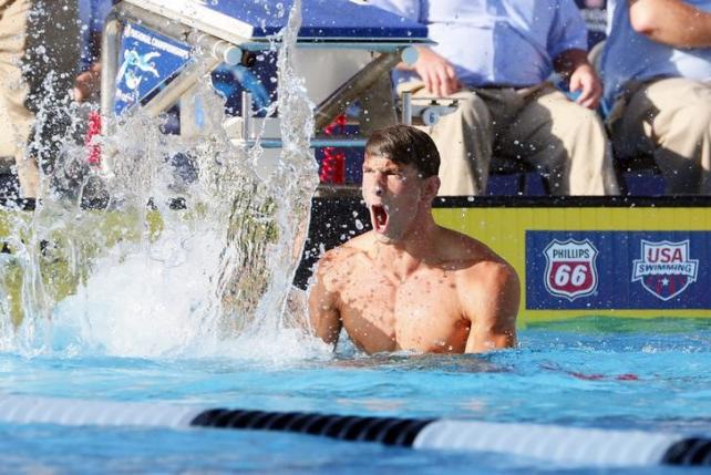 Phelps looks strong, leads 200 fly qualifying at nationals