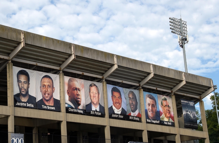 Pittsburgh Steelers Jerome Bettis Enters The Hall Of Fame