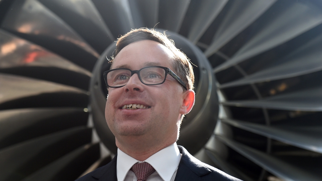 Qantas will return $505m to shareholders after posting a $975m underlying annual profit