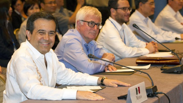 Mexico's Economy Secretary Ildefonso Guajardo and New Zealand Trade Minister Tim Groser at the TPP talks