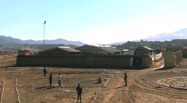 Pakistani post along Afghan border comes under attack