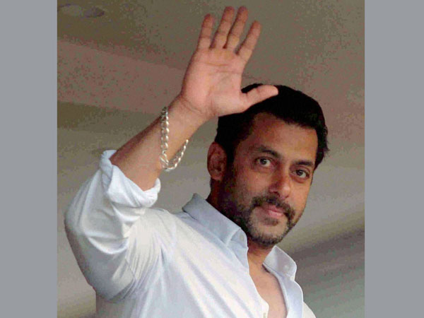 Salman Khan replicates Bajrangi Bhaijaan role in real life