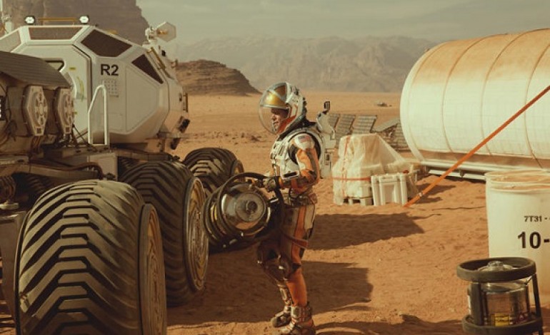 New Trailer for ‘The Martian’ Surfaces