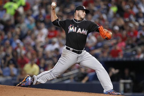 Marlins' Jose Fernandez to get stiff right shoulder examined