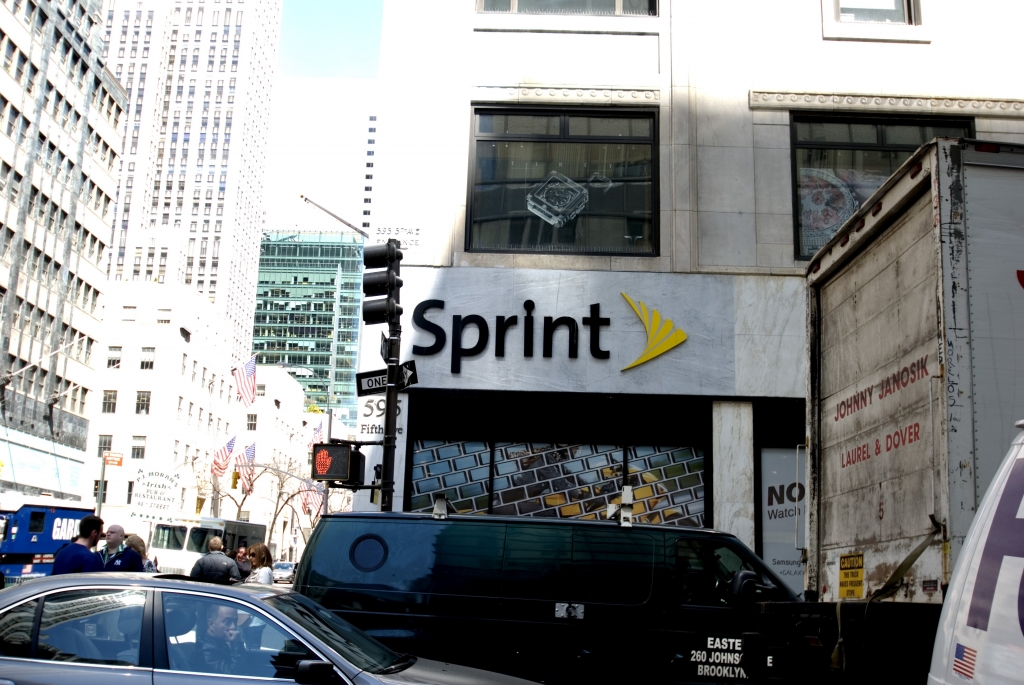 Sprint to end two-year contracts – now here come the deals	 	 	 			Sprint