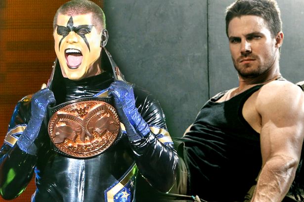 'Arrow' Star Stephen Amell Has Become A Wrestling Badass