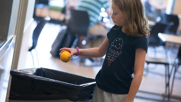 Study: Kids throw away fruit, veggies at school lunches