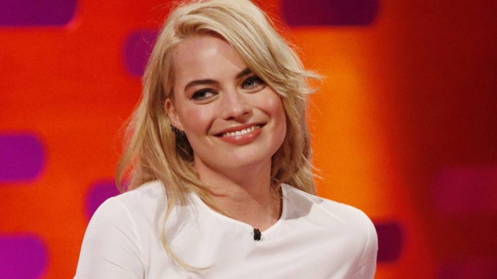 Suicide Squad Margot Robbie gets tattoo training- but who is she inking