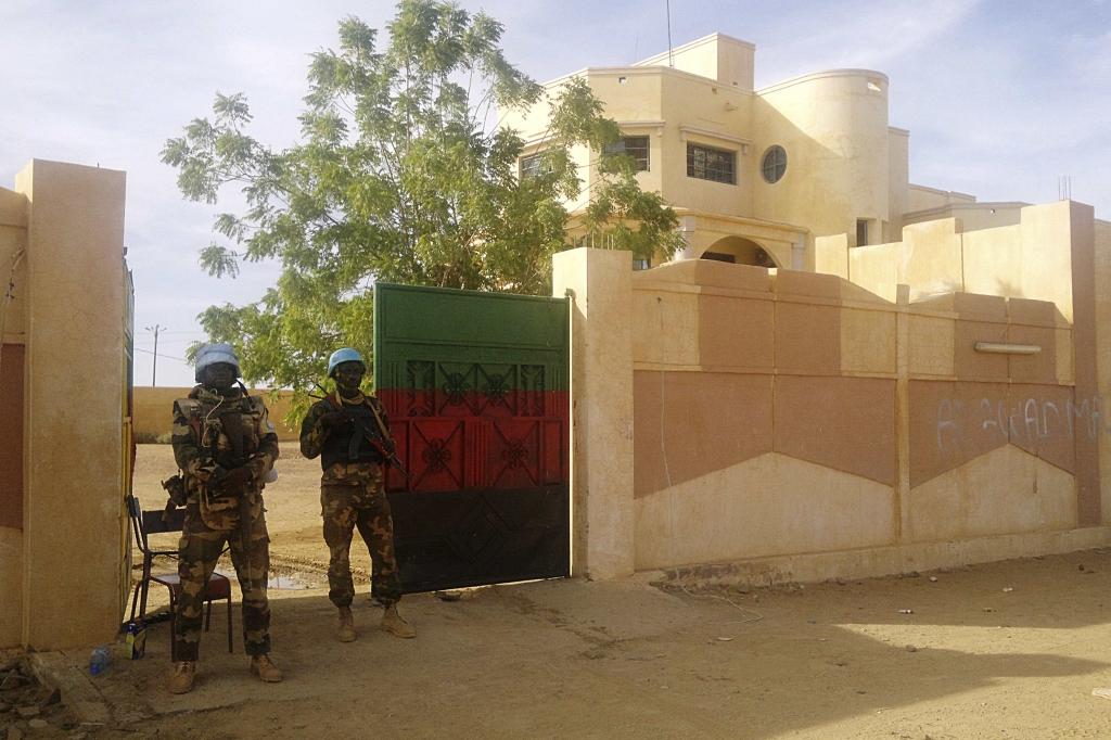 4 Dead in Mali Hotel Siege, Hostages Taken