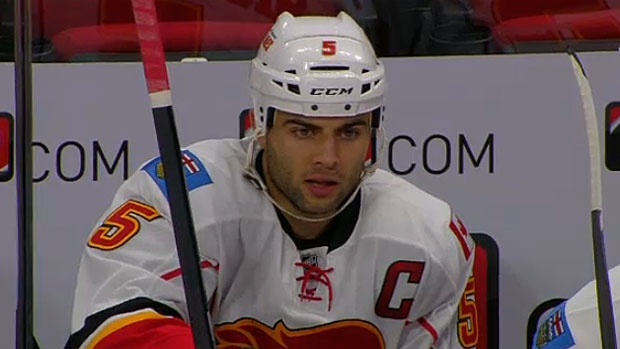 Mark Giordano signs new deal