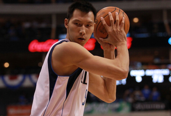 Los Angeles Lakers Yi Jianlian