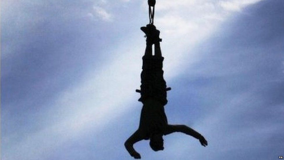 The girl had been taking part in a type of bungee jump known in Spain as'puenting