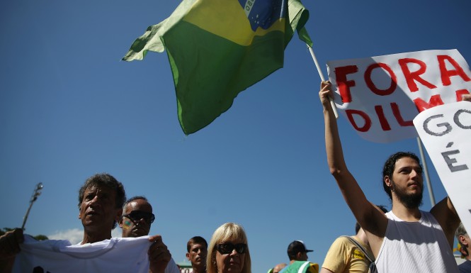 Anti-govt protestors in Rio