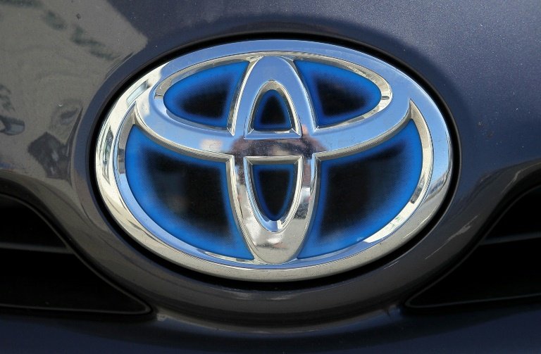 Toyota Profit Top Estimates on Yen; Cuts Delivery Target