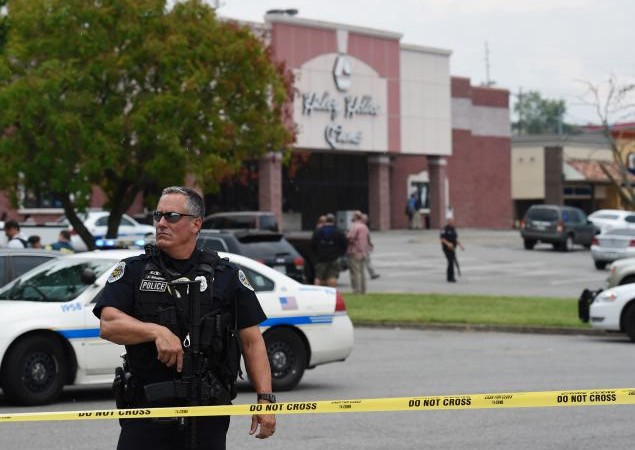 Gunman attack theater in Tennessee killed