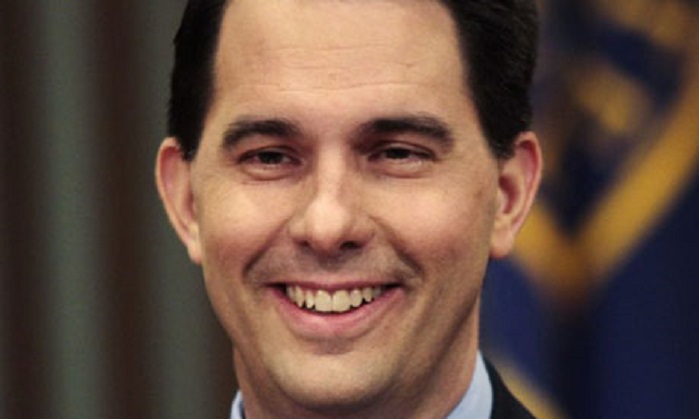 In Iowa, Walker hopes to tap into conservative discontent