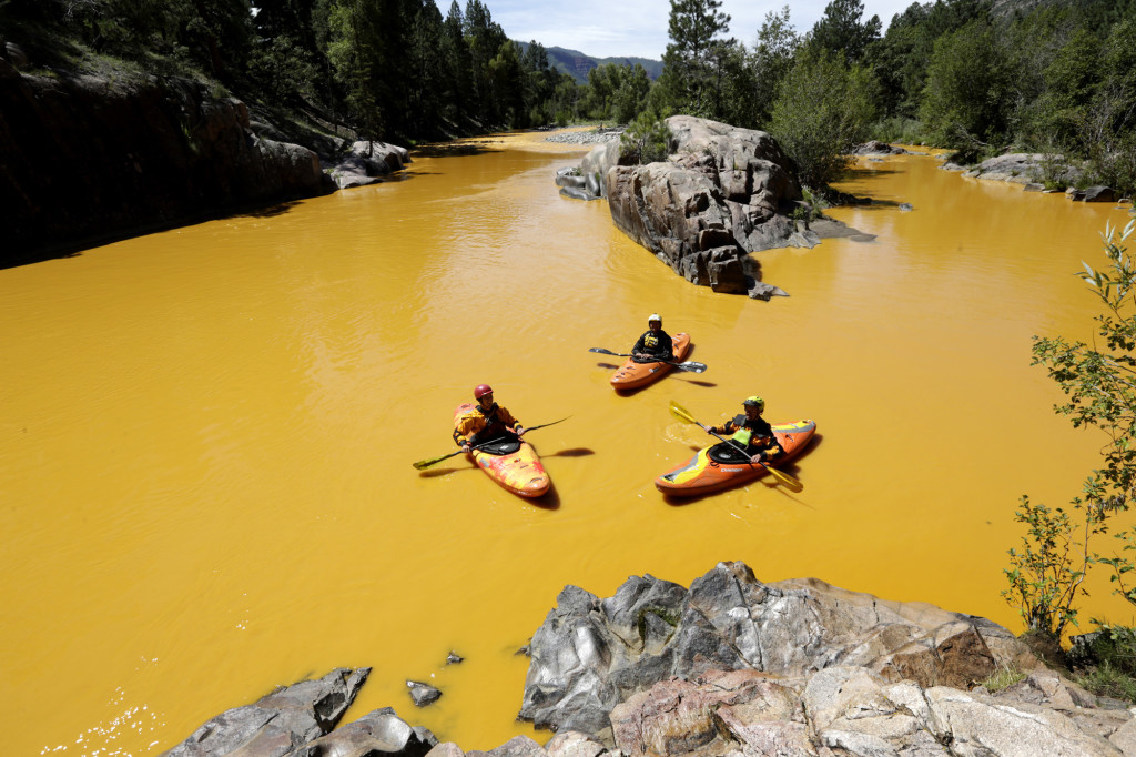 Sludge from Colorado mine spill heads down river to NM